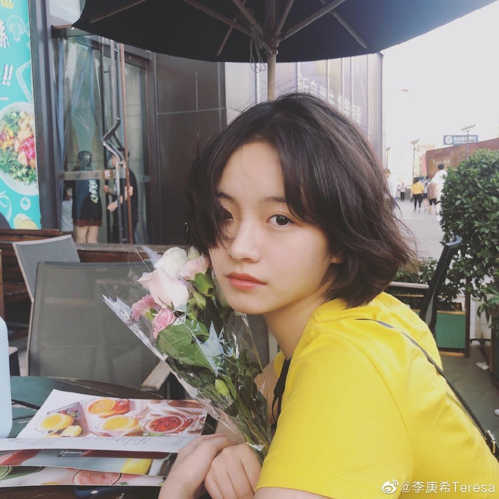 英子的演员，璀璨演艺之路的探索