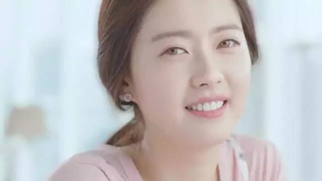 李姓韩国女明星，荧幕光芒与励志人生的典范之旅